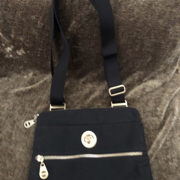 Baggallini Cross Body Purse - Picture 2 of 4